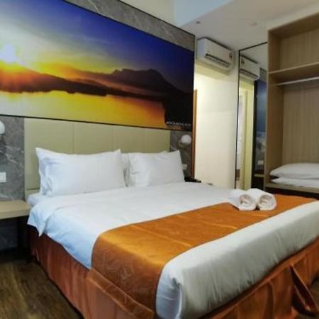 Kingston Hotel Кота-Кинабалу Экстерьер фото