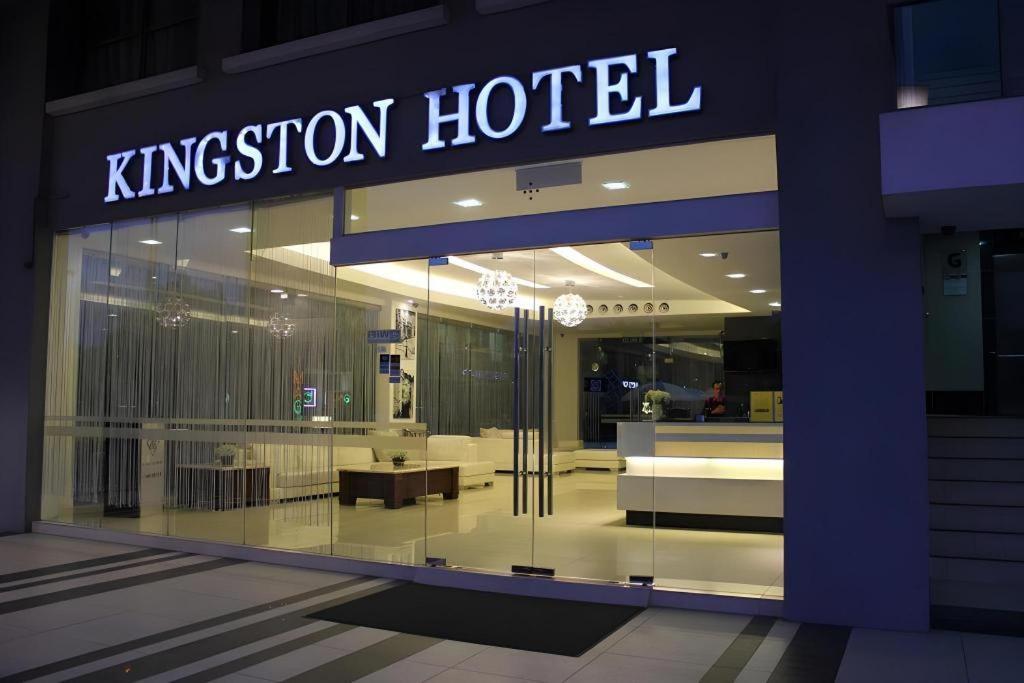 Kingston Hotel Кота-Кинабалу Экстерьер фото