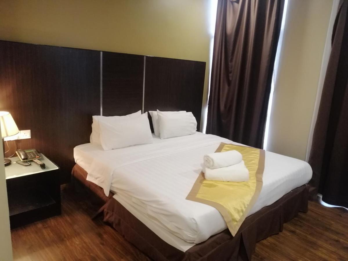 Kingston Hotel Кота-Кинабалу Экстерьер фото
