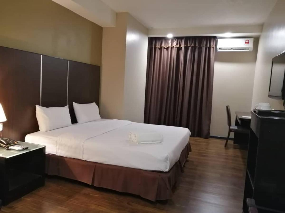 Kingston Hotel Кота-Кинабалу Экстерьер фото